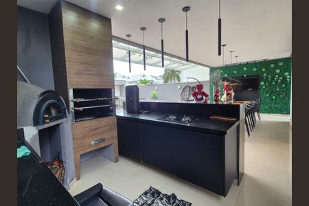 Casa de condomínio à venda com 400m², 4 quartos e 2 vagas Casa de condomínio à venda com 400m², 4 quartos e 2 vagasVaranda gourmet
