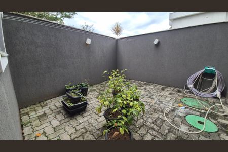 Casa de condomínio à venda com 400m², 4 quartos e 2 vagas Casa de condomínio à venda com 400m², 4 quartos e 2 vagasÁrea externa