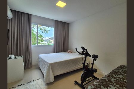 Casa de condomínio à venda com 400m², 4 quartos e 2 vagas Casa de condomínio à venda com 400m², 4 quartos e 2 vagasSuite 3