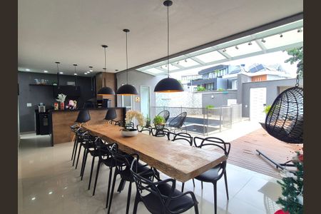 Casa de condomínio à venda com 400m², 4 quartos e 2 vagas Casa de condomínio à venda com 400m², 4 quartos e 2 vagasVaranda gourmet