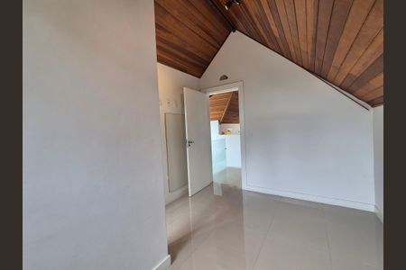 Casa de condomínio à venda com 400m², 4 quartos e 2 vagas Casa de condomínio à venda com 400m², 4 quartos e 2 vagasSuite 4