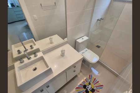 Casa de condomínio à venda com 400m², 4 quartos e 2 vagas Casa de condomínio à venda com 400m², 4 quartos e 2 vagasBanheiro suite 2