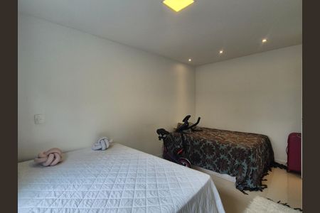 Casa de condomínio à venda com 400m², 4 quartos e 2 vagas Casa de condomínio à venda com 400m², 4 quartos e 2 vagasSuíte 3