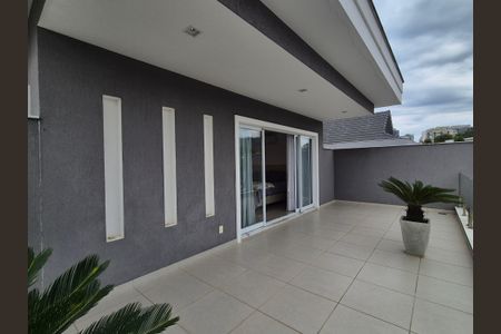Casa de condomínio à venda com 400m², 4 quartos e 2 vagas Casa de condomínio à venda com 400m², 4 quartos e 2 vagasVaranda suíte 1