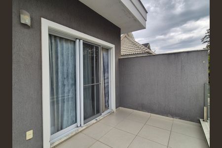 Casa de condomínio à venda com 400m², 4 quartos e 2 vagas Casa de condomínio à venda com 400m², 4 quartos e 2 vagasVaranda