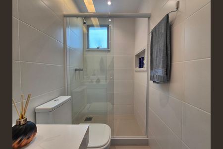 Casa de condomínio à venda com 400m², 4 quartos e 2 vagas Casa de condomínio à venda com 400m², 4 quartos e 2 vagasBanheiro suite 3