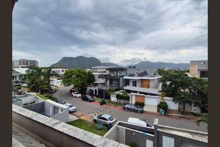 Casa de condomínio à venda com 400m², 4 quartos e 2 vagas Casa de condomínio à venda com 400m², 4 quartos e 2 vagasVista