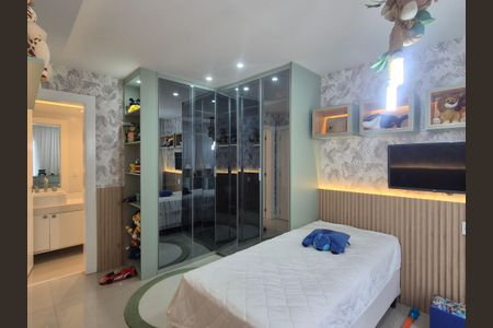 Casa de condomínio à venda com 400m², 4 quartos e 2 vagas Casa de condomínio à venda com 400m², 4 quartos e 2 vagasSuíte 2