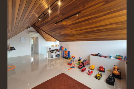 Casa de condomínio à venda com 400m², 4 quartos e 2 vagas Casa de condomínio à venda com 400m², 4 quartos e 2 vagasSótão