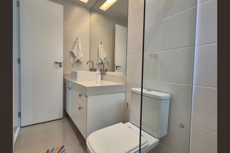 Casa de condomínio à venda com 400m², 4 quartos e 2 vagas Casa de condomínio à venda com 400m², 4 quartos e 2 vagasBanheiro suite 2