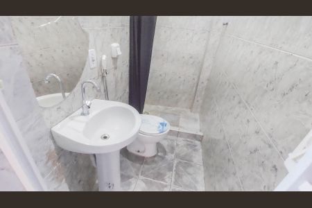 Banheiro de apartamento para alugar com 1 quarto, 33m² em Centro, Nilópolis