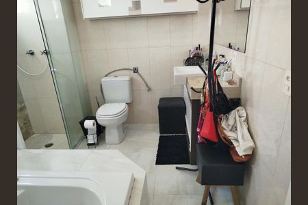 Apartamento à venda com 110m², 2 quartos e 2 vagasBanheiro da suíte 2