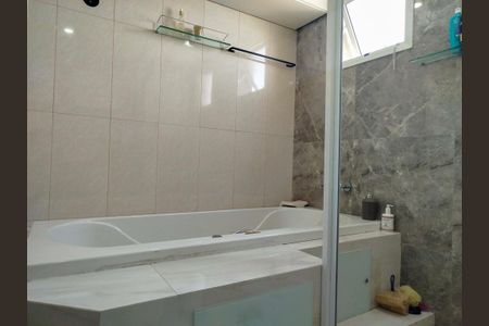 Apartamento à venda com 110m², 2 quartos e 2 vagasBanheiro da suíte 2