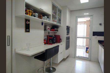 Apartamento à venda com 110m², 2 quartos e 2 vagasCozinha