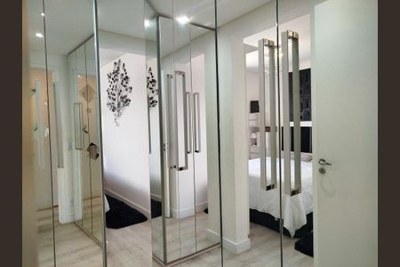 Apartamento à venda com 110m², 2 quartos e 2 vagasCloset da suíte 2