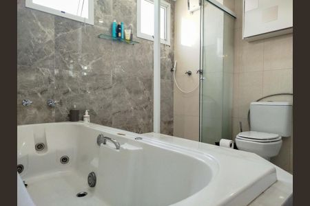 Apartamento à venda com 110m², 2 quartos e 2 vagasBanheiro da suíte 2