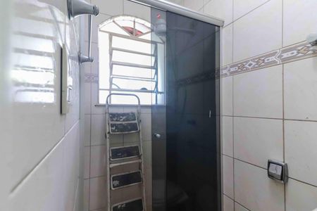 Casa para alugar com 90m², 2 quartos e 2 vagasBanheiro Social