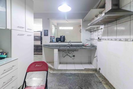 Casa para alugar com 90m², 2 quartos e 2 vagasCozinha