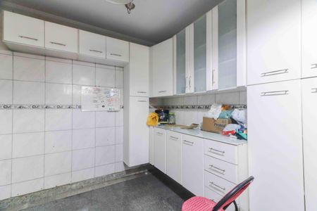 Casa para alugar com 90m², 2 quartos e 2 vagasCozinha