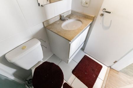 Apartamento para alugar com 67m², 2 quartos e 1 vaga Apartamento para alugar com 67m², 2 quartos e 1 vagaBanheiro Corredor