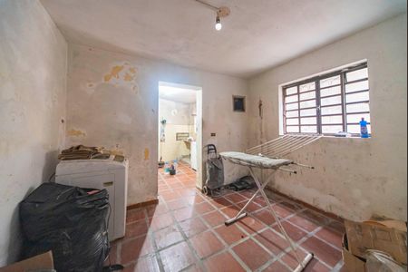 Casa à venda com 2147483650m², 2 quartos e 2 vagas Casa à venda com 2147483650m², 2 quartos e 2 vagasPorão