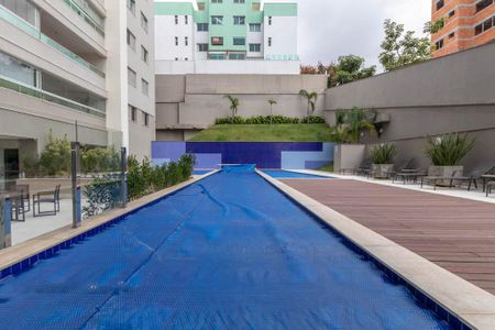 Apartamento à venda com 134m², 4 quartos e 3 vagas Apartamento à venda com 134m², 4 quartos e 3 vagasÁrea comum - Piscina