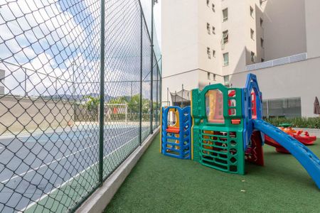 Apartamento à venda com 134m², 4 quartos e 3 vagas Apartamento à venda com 134m², 4 quartos e 3 vagasÁrea comum - Playground