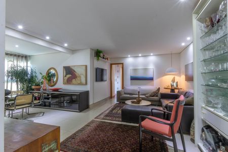 Apartamento à venda com 134m², 4 quartos e 3 vagas Apartamento à venda com 134m², 4 quartos e 3 vagasSala