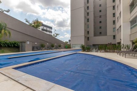 Apartamento à venda com 134m², 4 quartos e 3 vagas Apartamento à venda com 134m², 4 quartos e 3 vagasÁrea comum - Piscina