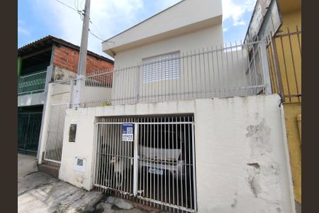 Casa à venda com 150m², 2 quartos e 1 vaga Casa à venda com 150m², 2 quartos e 1 vagaFachada