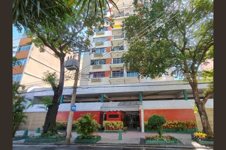 Apartamento à venda com 89m², 2 quartos e 1 vaga Apartamento à venda com 89m², 2 quartos e 1 vagaFachada e portaria