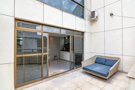 Apartamento à venda com 115m², 2 quartos e 1 vaga Apartamento à venda com 115m², 2 quartos e 1 vagaVaranda