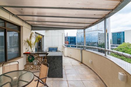 Apartamento à venda com 115m², 2 quartos e 1 vaga Apartamento à venda com 115m², 2 quartos e 1 vagaVaranda