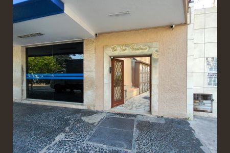 Apartamento para alugar com 66m², 2 quartos e sem vagaFachada e portaria