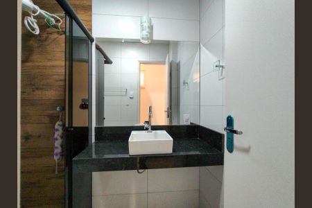 Apartamento para alugar com 66m², 2 quartos e sem vagaBanheiro Corredor