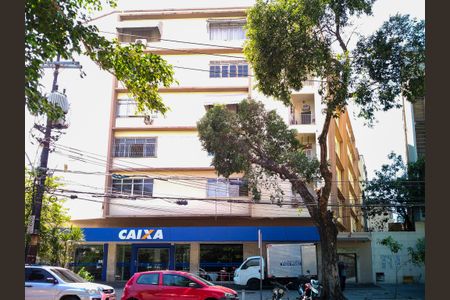 Apartamento para alugar com 66m², 2 quartos e sem vagaFachada e portaria