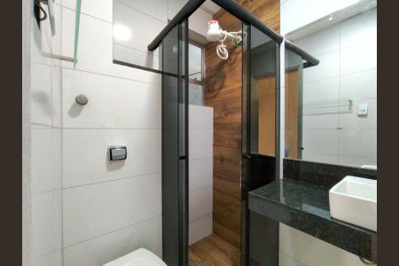 Apartamento para alugar com 66m², 2 quartos e sem vagaBanheiro Corredor