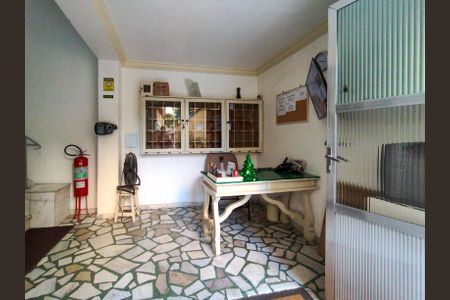 Apartamento para alugar com 66m², 2 quartos e sem vagaFachada e portaria