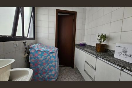 Apartamento à venda com 92m², 3 quartos e 1 vaga Apartamento à venda com 92m², 3 quartos e 1 vagaCozinha e Área de Serviço