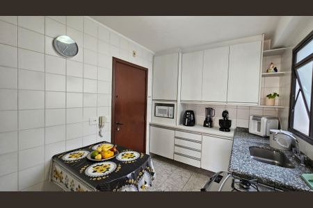 Apartamento à venda com 92m², 3 quartos e 1 vaga Apartamento à venda com 92m², 3 quartos e 1 vagaCozinha e Área de Serviço