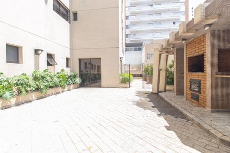 Apartamento para alugar com 110m², 3 quartos e 2 vagas Apartamento para alugar com 110m², 3 quartos e 2 vagasÁrea comum - Churrasqueira