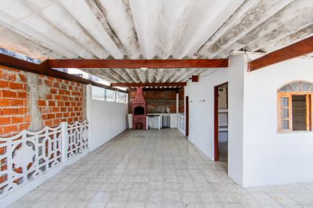 Casa para alugar com 180m², 2 quartos e 2 vagas Casa para alugar com 180m², 2 quartos e 2 vagasVaranda