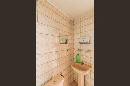 Casa para alugar com 180m², 2 quartos e 2 vagas Casa para alugar com 180m², 2 quartos e 2 vagasBanheiro de serviço