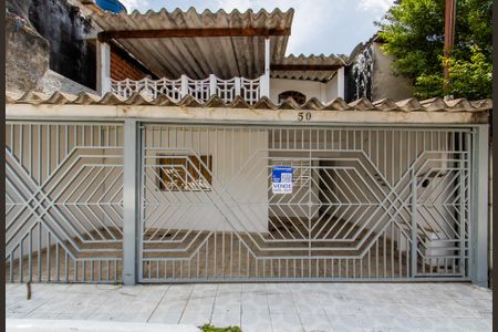 Casa para alugar com 180m², 2 quartos e 2 vagas Casa para alugar com 180m², 2 quartos e 2 vagasFachada + Placa