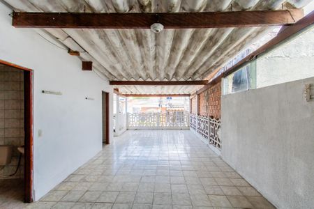 Casa para alugar com 180m², 2 quartos e 2 vagas Casa para alugar com 180m², 2 quartos e 2 vagasVaranda