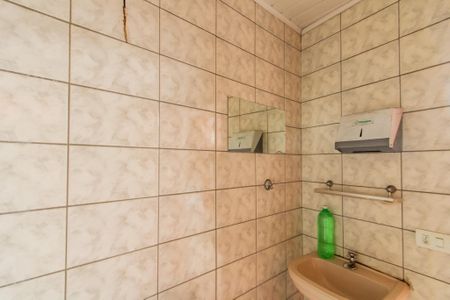 Casa para alugar com 180m², 2 quartos e 2 vagas Casa para alugar com 180m², 2 quartos e 2 vagasBanheiro de serviço