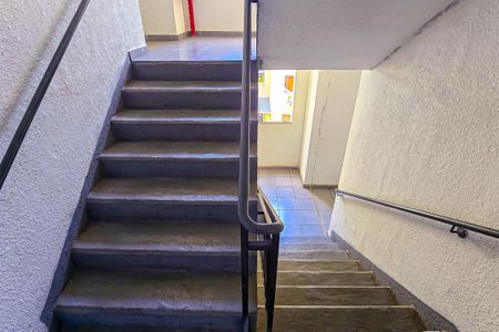 Apartamento para alugar com 50m², 2 quartos e 1 vagaEscada