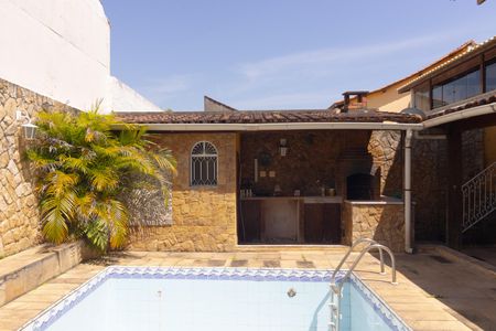 Casa para alugar com 300m², 3 quartos e 2 vagas Casa para alugar com 300m², 3 quartos e 2 vagasÁrea Externa