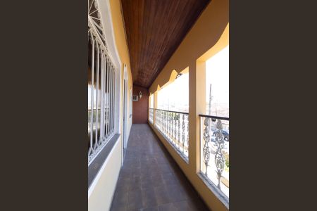 Casa para alugar com 300m², 3 quartos e 2 vagas Casa para alugar com 300m², 3 quartos e 2 vagasVaranda