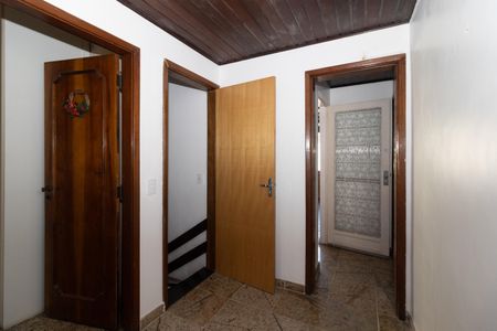 Casa para alugar com 300m², 3 quartos e 2 vagas Casa para alugar com 300m², 3 quartos e 2 vagasHall